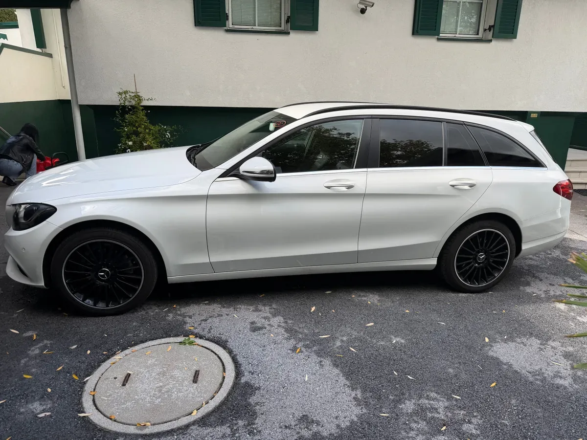 Mercedes-Benz C-Class 2017 photo 3