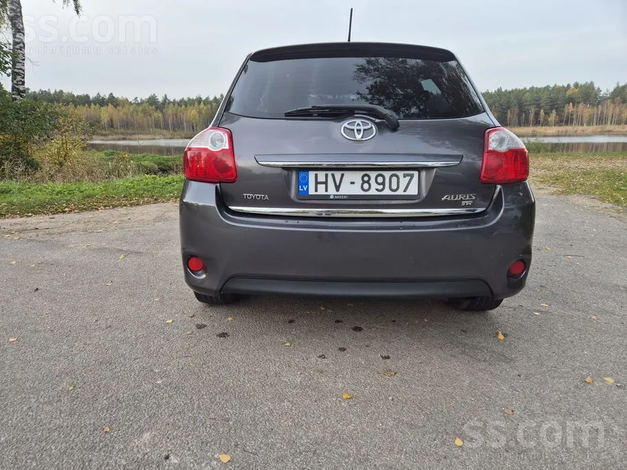 Toyota Auris 2012 photo 3