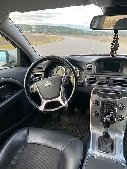 Volvo V70 2012 photo 4