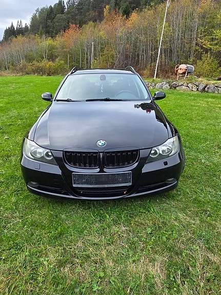 BMW 318D 2007 photo 2