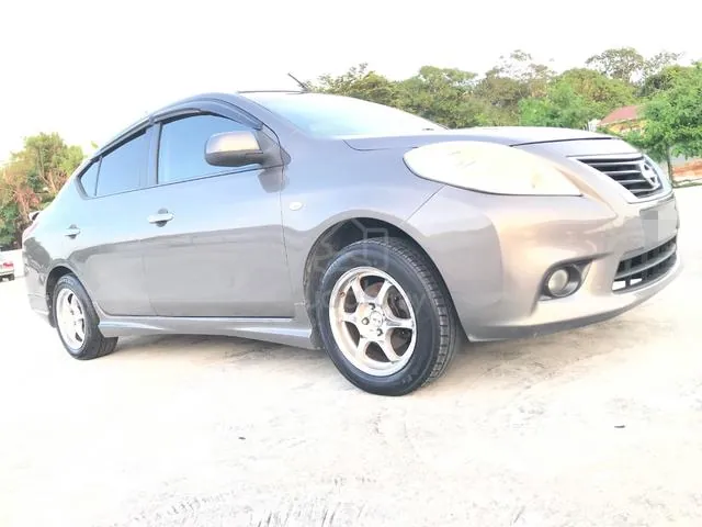 Nissan Almera