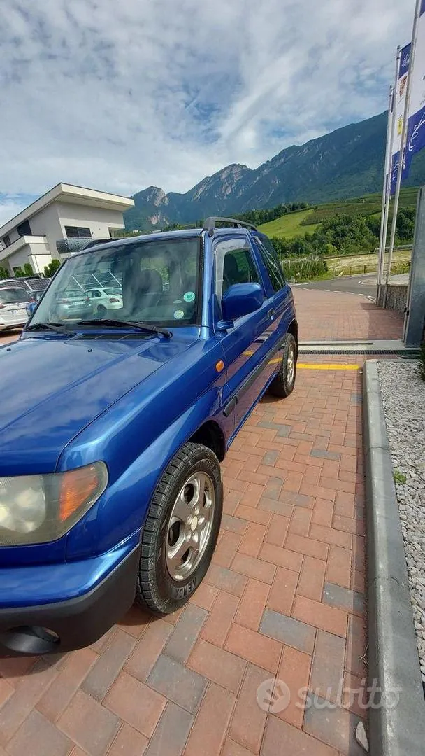 Mitsubishi Pajero 2000 photo 2