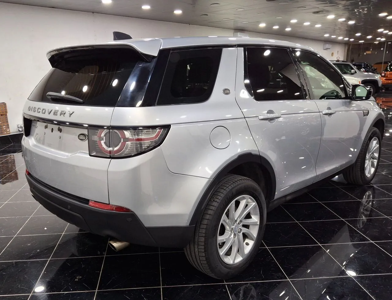 Land Rover Discovery Sport 2018 photo 5