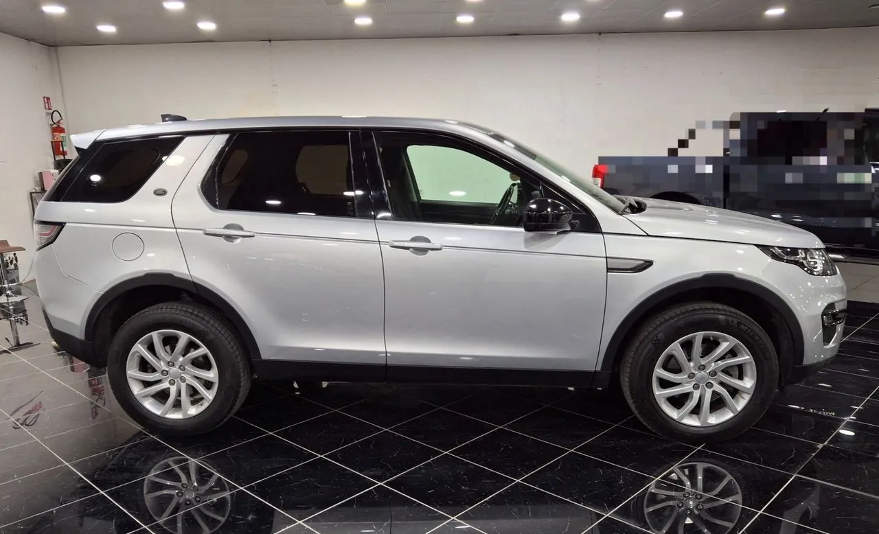 Land Rover Discovery Sport 2018 photo 4