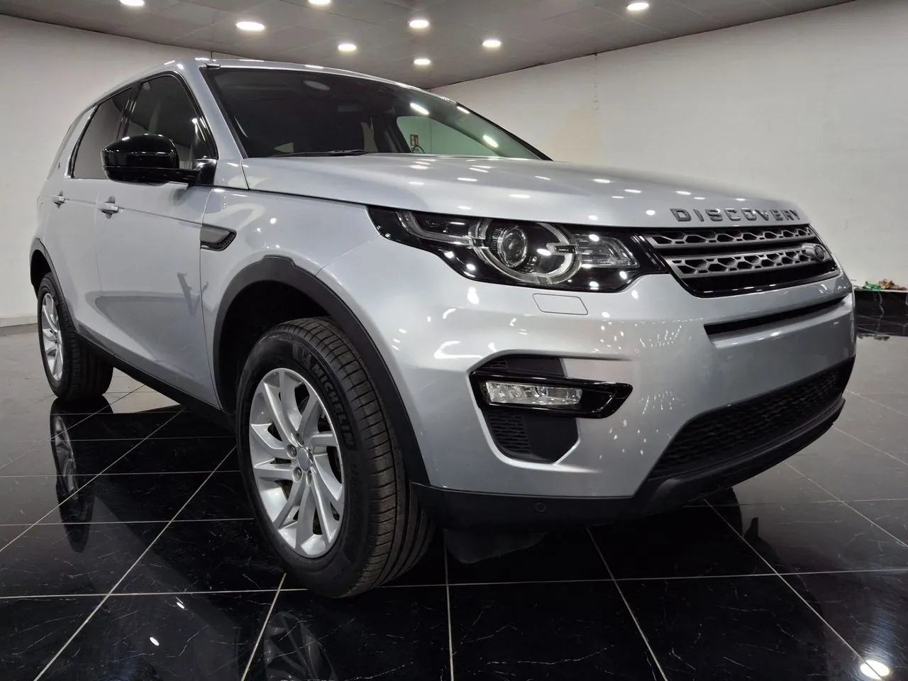 Land Rover Discovery Sport 2018 photo 3