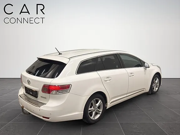 Toyota Avensis 2010 photo 5