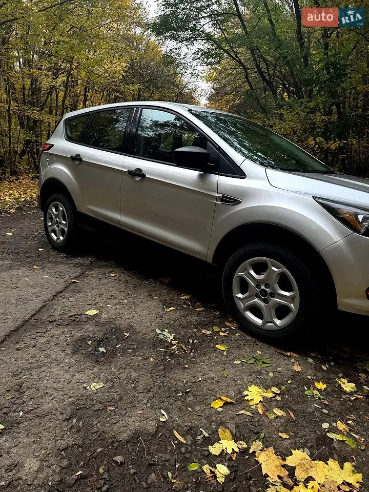 Ford Escape 2018 photo 2