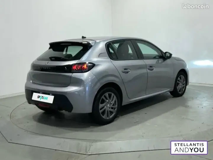 Peugeot 208 2022 photo 3