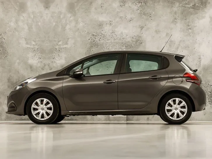 Peugeot 208 2018 photo 2