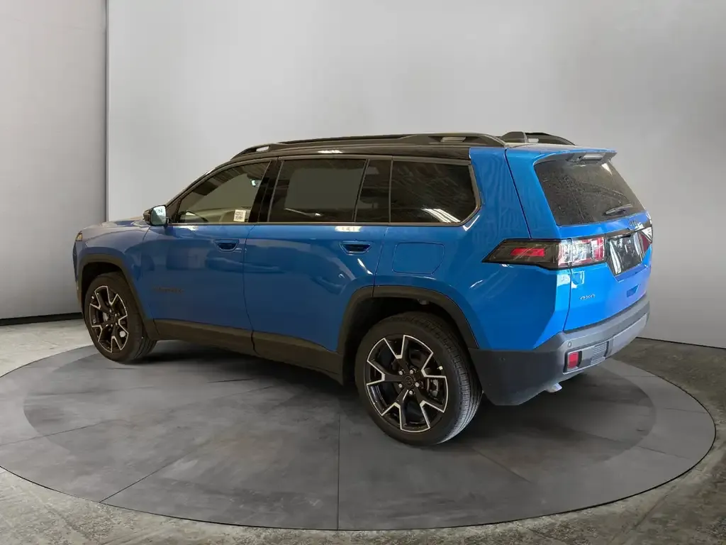 Jeep Cherokee 2026 photo 3