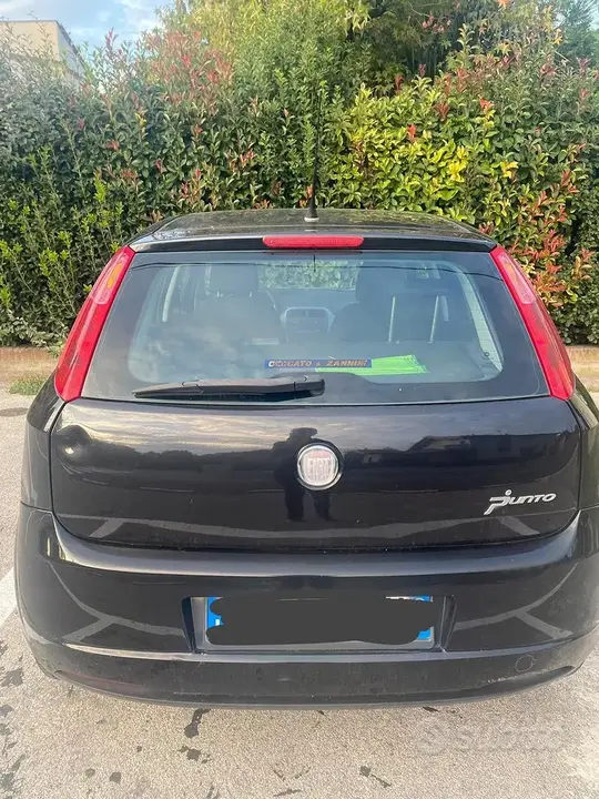 Fiat Grande Punto 2012 photo 3