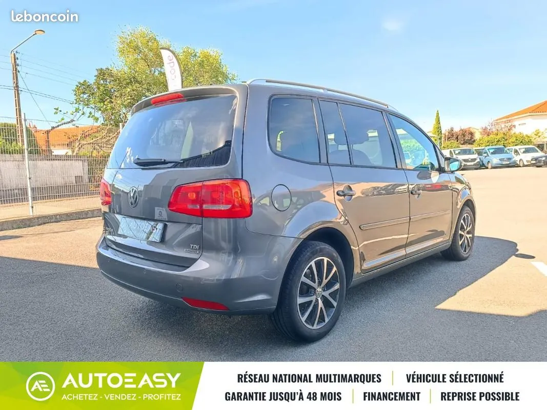 Volkswagen Touran 2013 photo 2