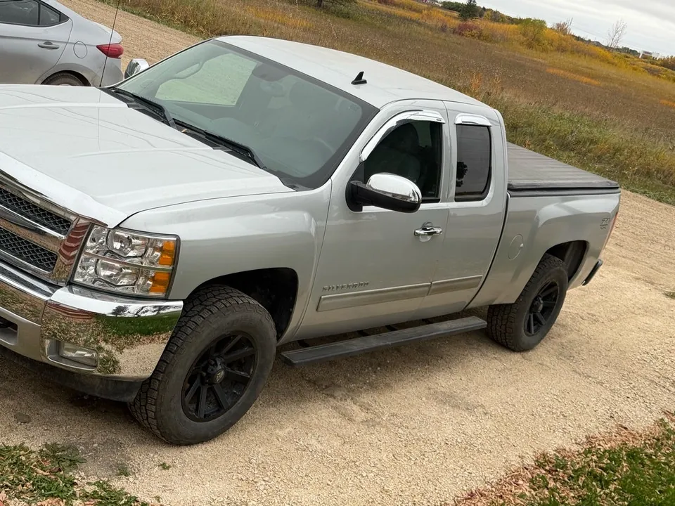 Chevrolet Silverado 1500 2013 photo 2