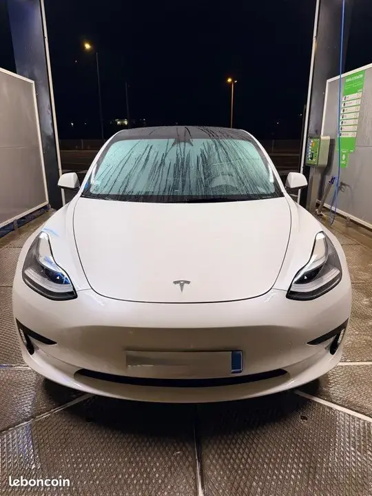 Tesla Model 3 2021 photo 2
