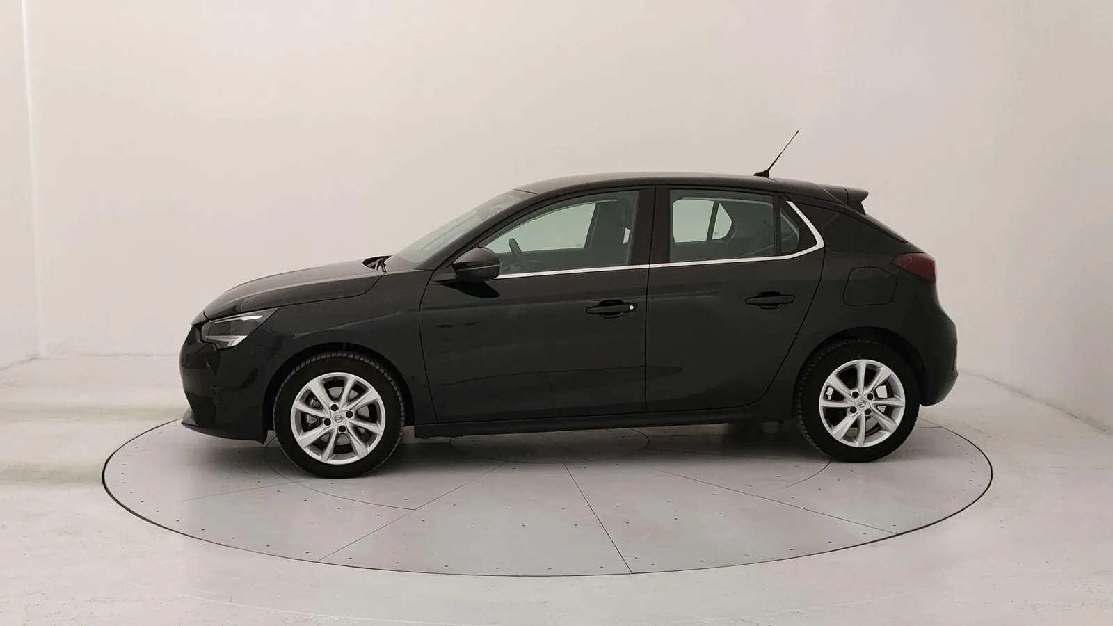 Opel Corsa 2023 photo 2
