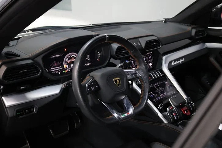 Lamborghini Urus 2019 photo 2