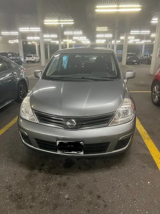 Nissan Versa 2012 photo 2