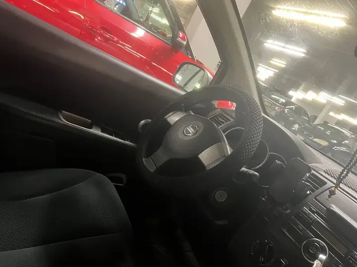 Nissan Versa 2012 photo 4