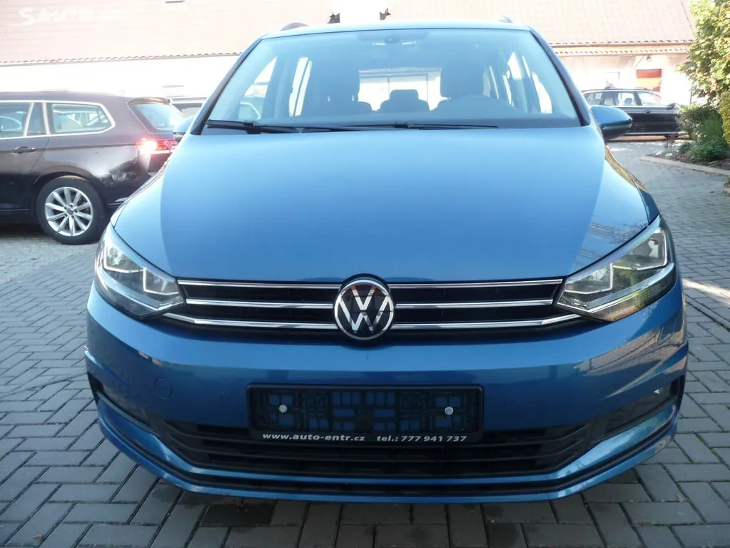 Volkswagen Touran 2021 photo 2