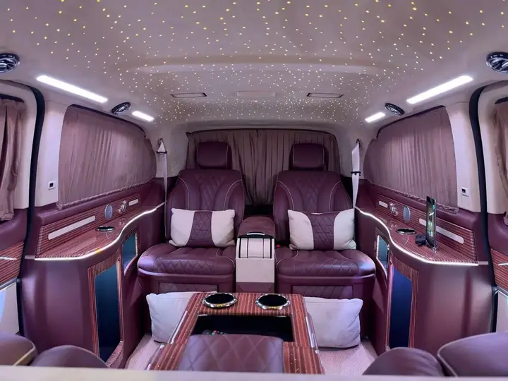 Mercedes-Benz V-Class photo 2