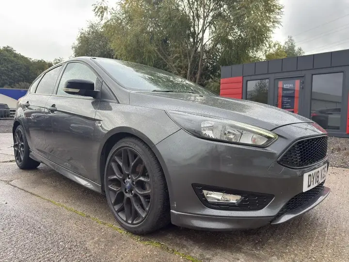 Ford Focus 2018 photo 2
