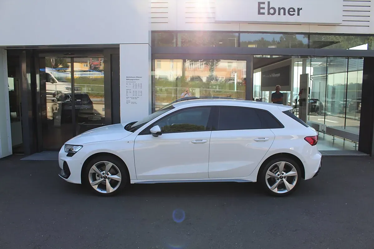 Audi A3 2025 photo 3