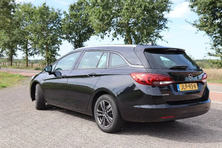Opel Astra 2020 photo 2