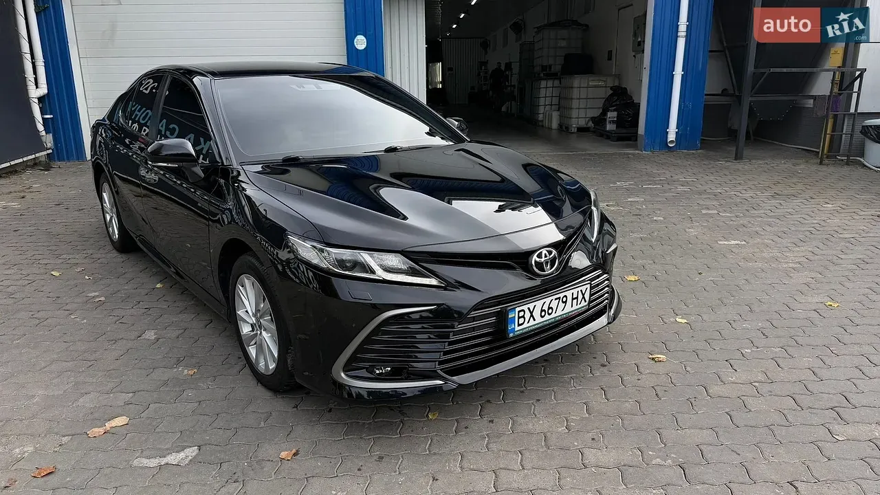 Toyota Camry 2023 photo 3