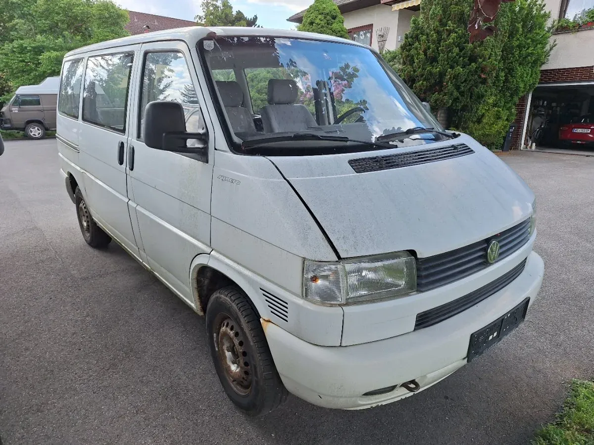 Volkswagen T4 2001 photo 2