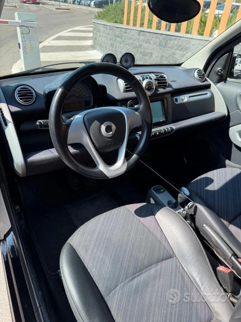 Smart Fortwo 2011 photo 4