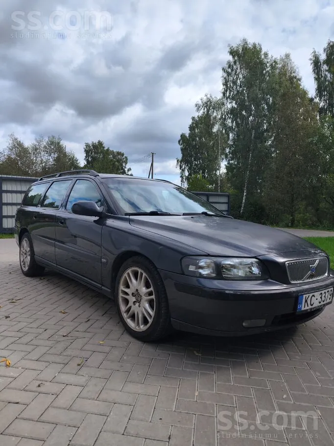 Volvo V70 2002 photo 2