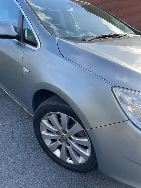 Vauxhall Astra 2012 photo 4