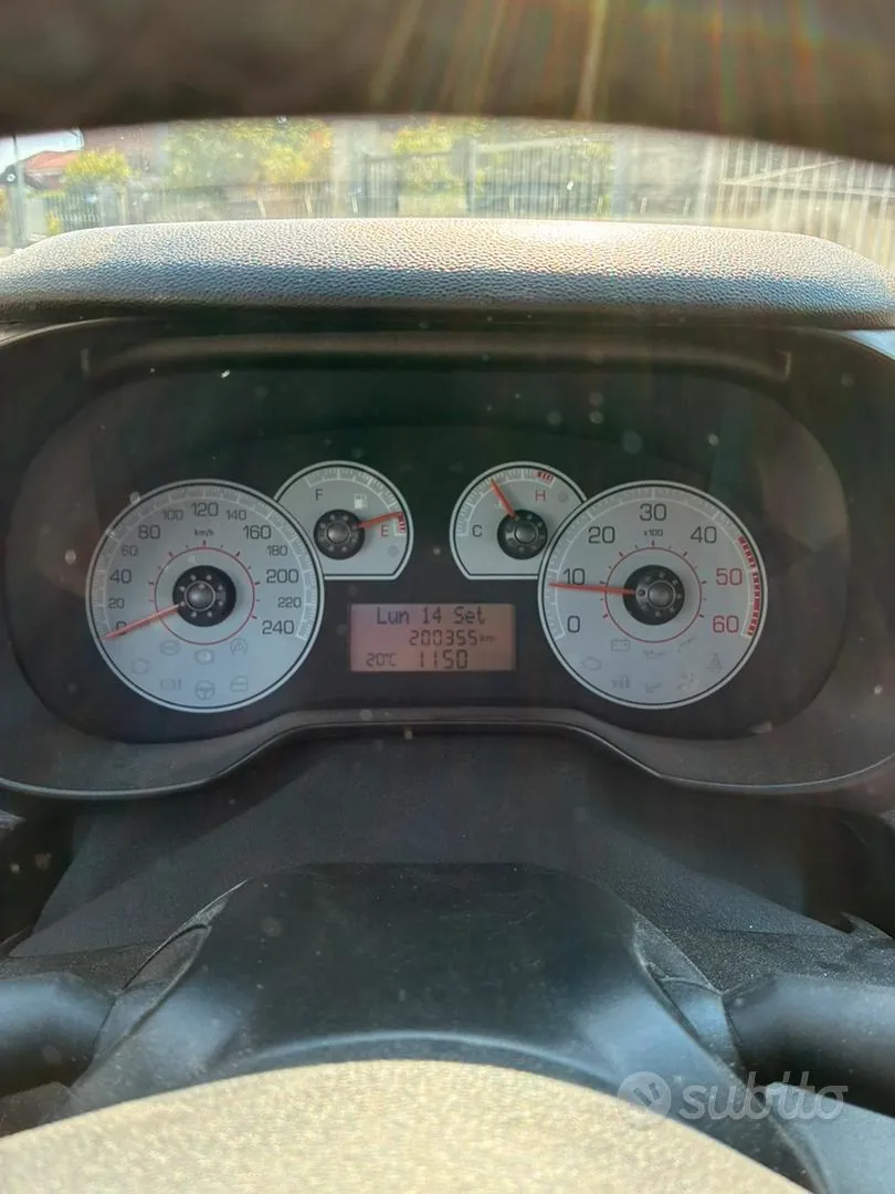 Fiat Grande Punto 2007 photo 5