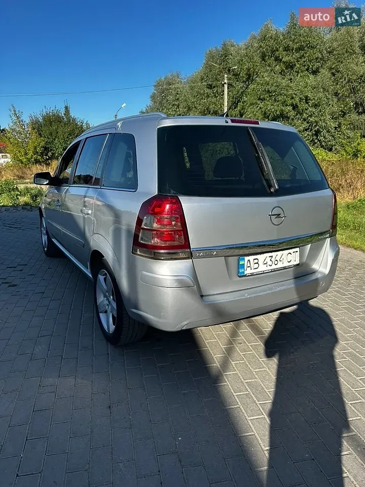 Opel Zafira 2010 photo 4