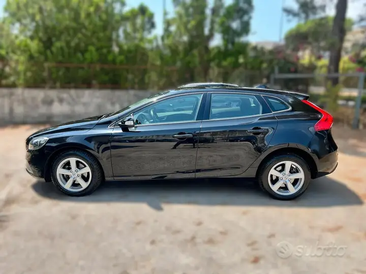 Volvo V40 2018 photo 2