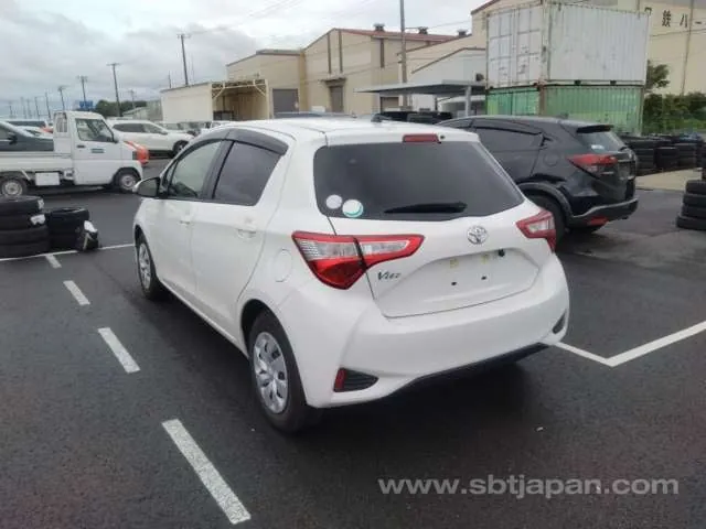 Toyota Vitz F 2019 photo 3