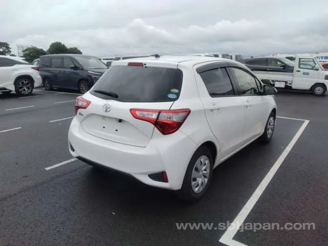 Toyota Vitz F 2019 photo 4