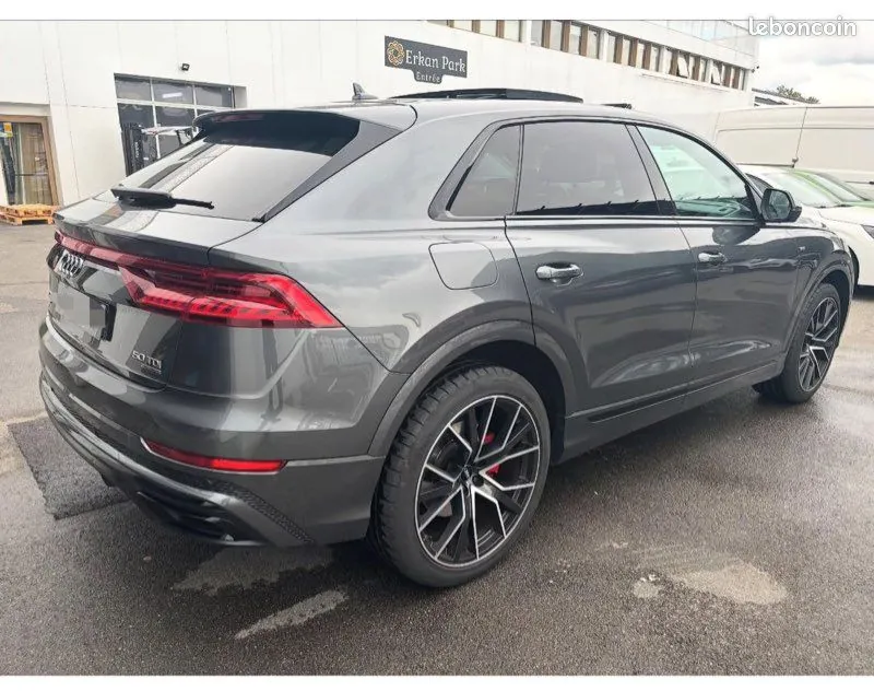 Audi Q8 2020 photo 2