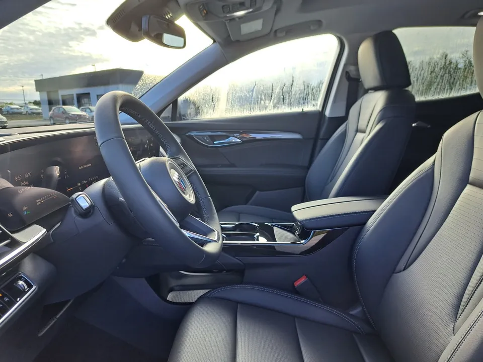 Buick Envision 2026 photo 2
