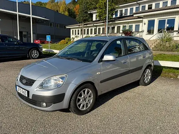 Kia Rio 2007 photo 2