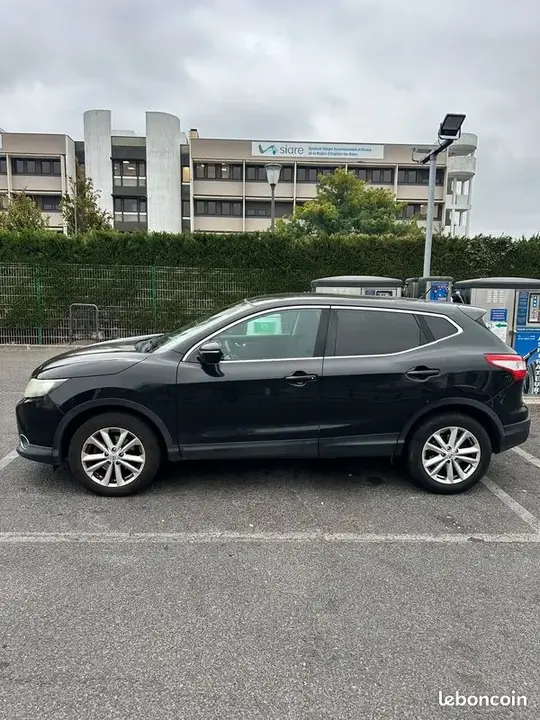 Nissan Qashqai 2014 photo 2