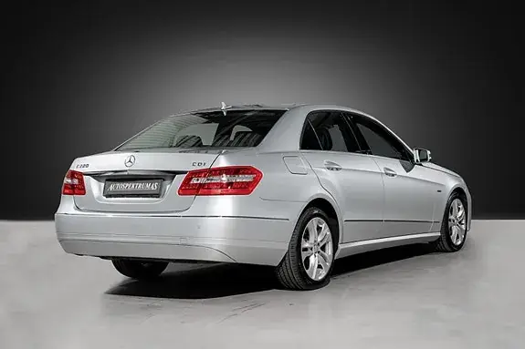 Mercedes-Benz E220 2010 photo 5