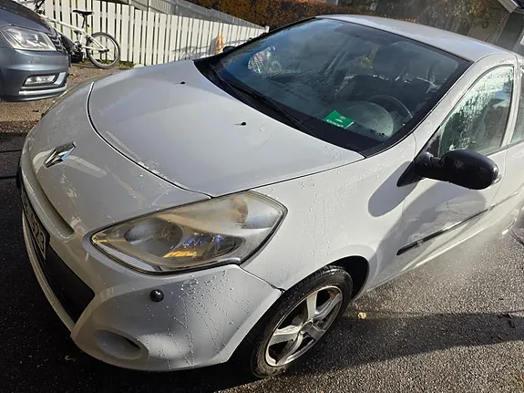 Renault Clio 2010 photo 3
