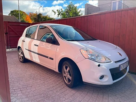 Renault Clio 2010 photo 4