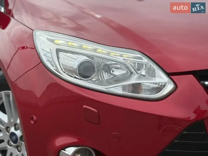Ford Focus 2012 photo 2