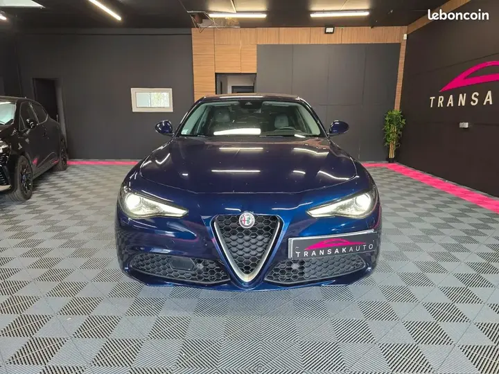 Alfa Romeo Giulia 2017 photo 2