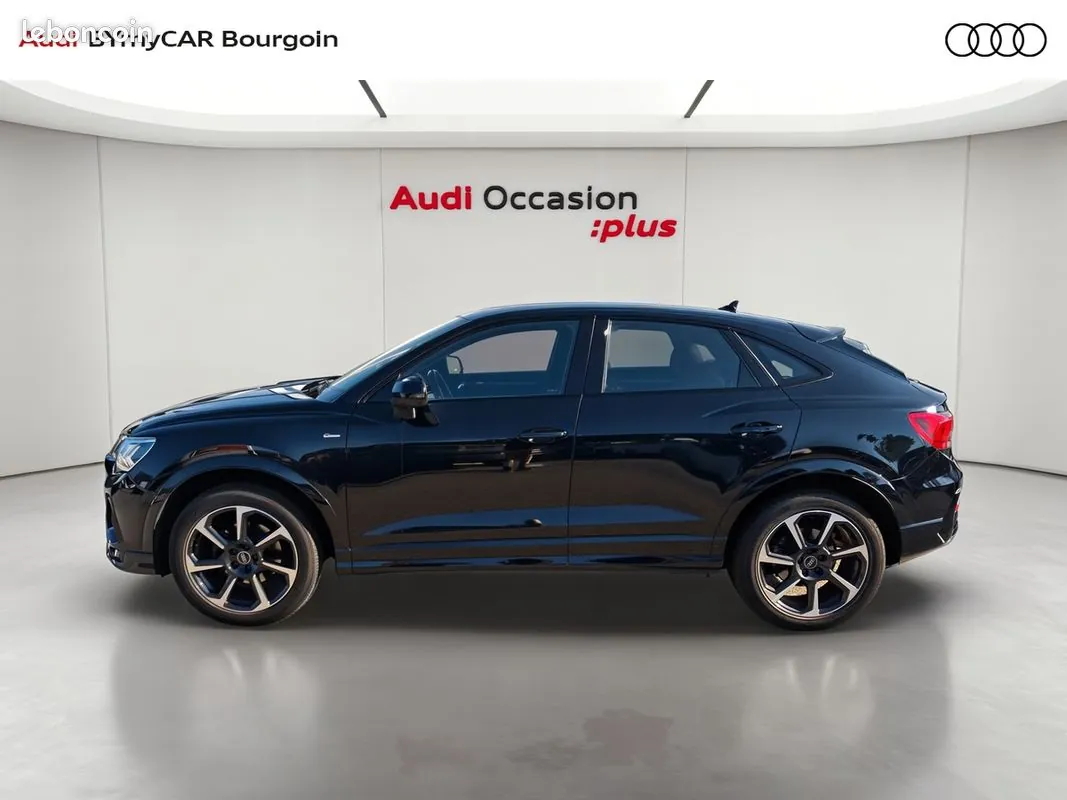 Audi Q3 2022 photo 2