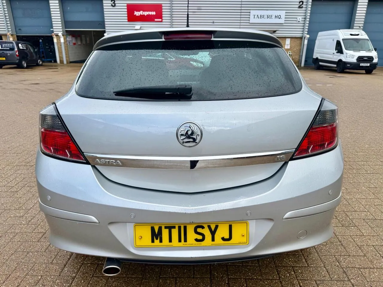 Vauxhall Astra 2011 photo 5