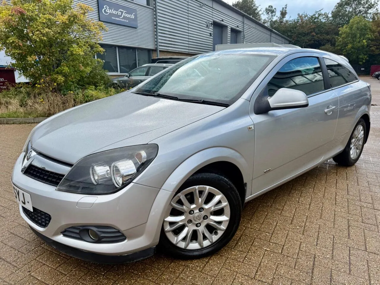 Vauxhall Astra 2011 photo 3