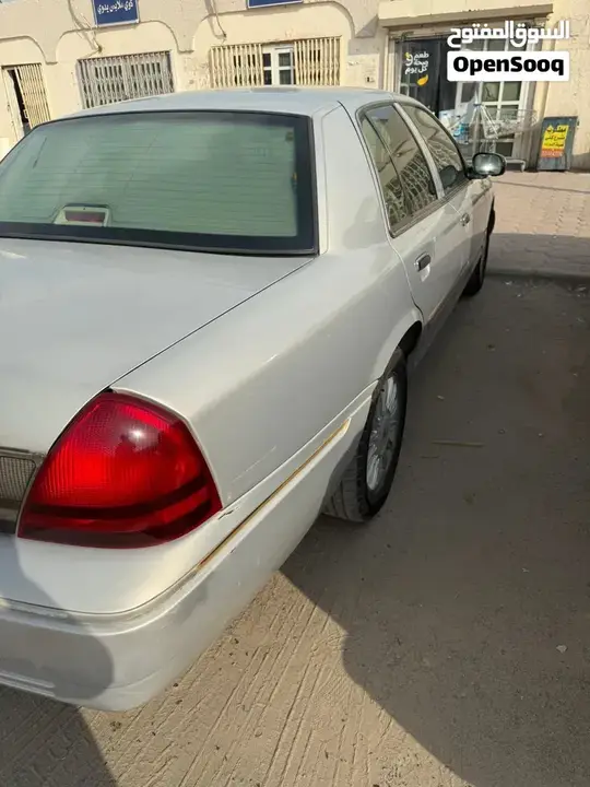 Ford Crown Victoria 2008 photo 5